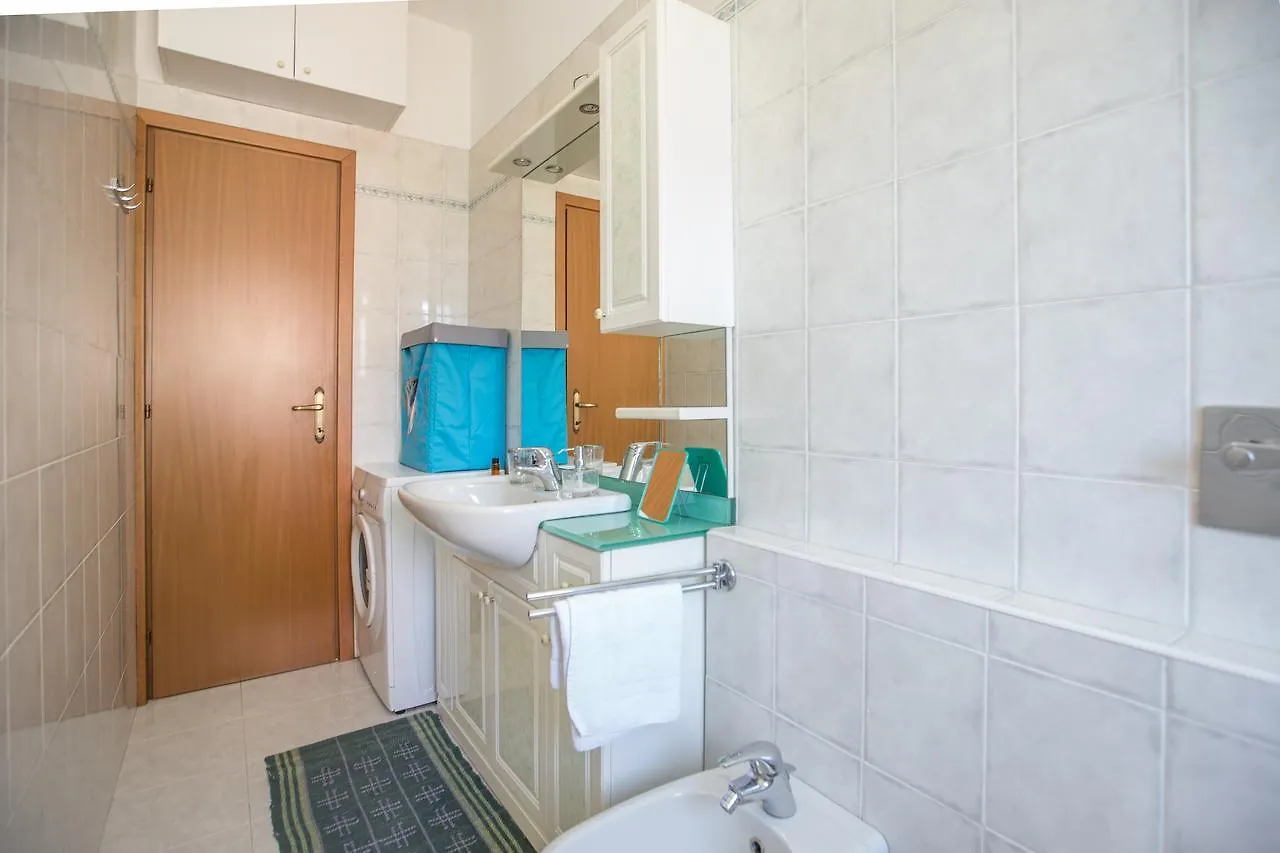 Linate Airport Apartment Milánó 0*,