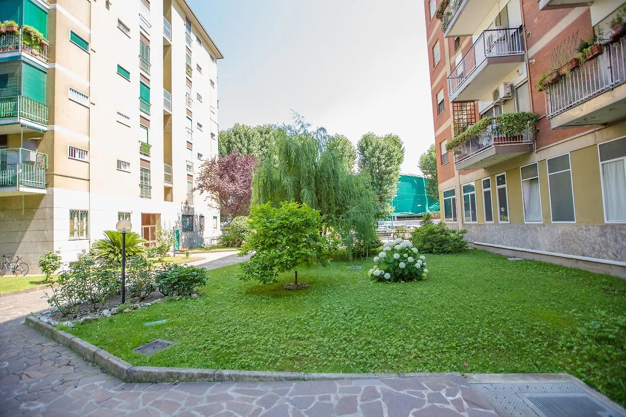 Linate Airport Apartment Milánó